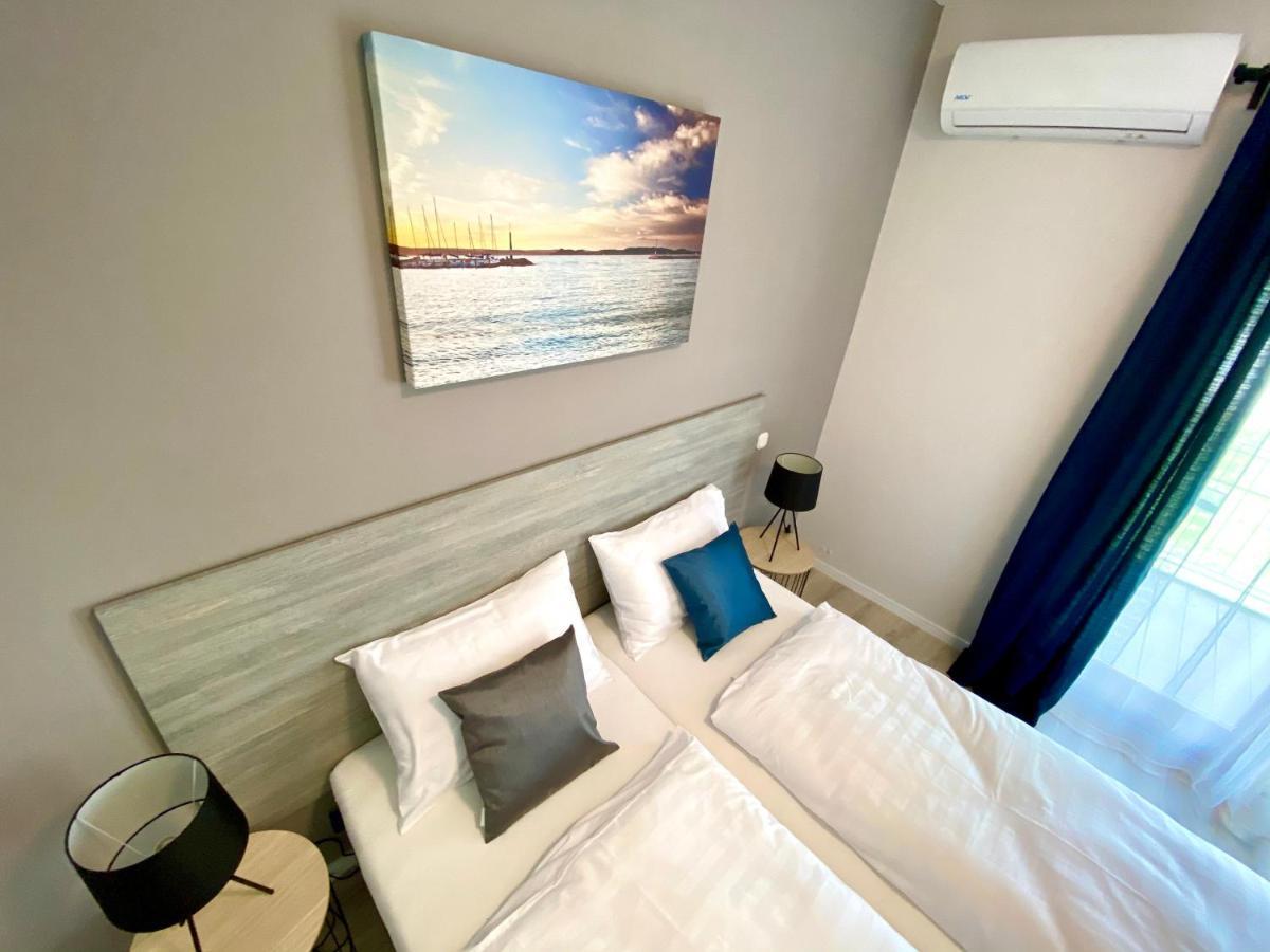 Holiday Hotel שיופוק מראה חיצוני תמונה