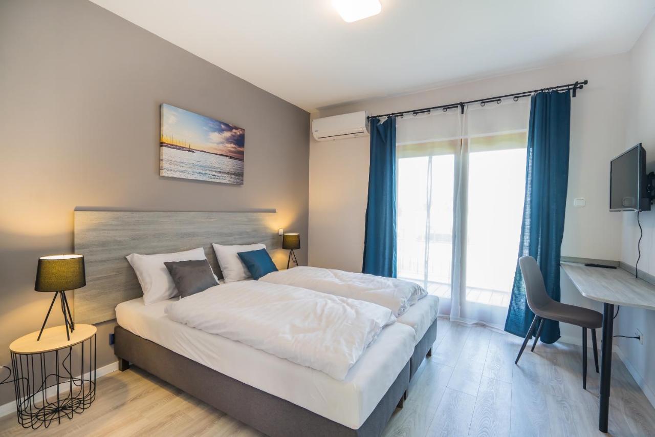 Holiday Hotel שיופוק מראה חיצוני תמונה