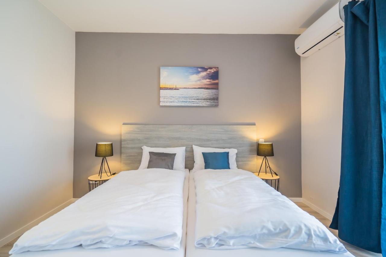 Holiday Hotel שיופוק מראה חיצוני תמונה